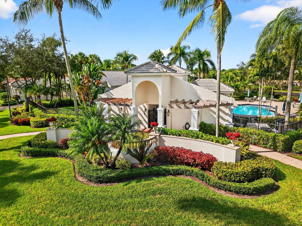 For Sale: $785,000 (3 beds, 3 baths, 2941 Square Feet)