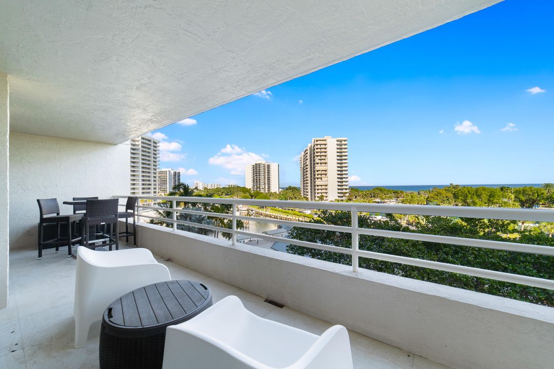 Под контрактом: $6,750 (2 спален, 2 ванн, 1438 Квадратных фут)