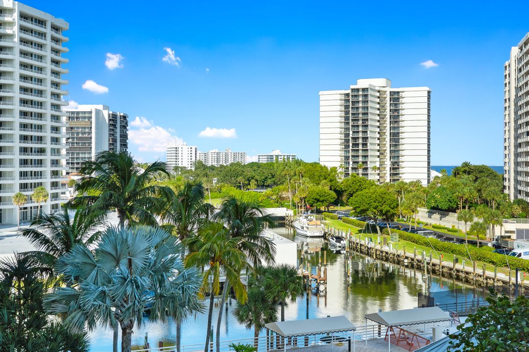 Под контрактом: $6,750 (2 спален, 2 ванн, 1438 Квадратных фут)