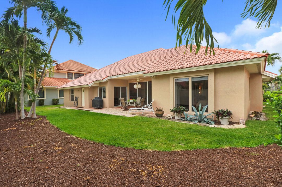 В аренду: $6,300 (3 спален, 2 ванн, 1963 Квадратных фут)