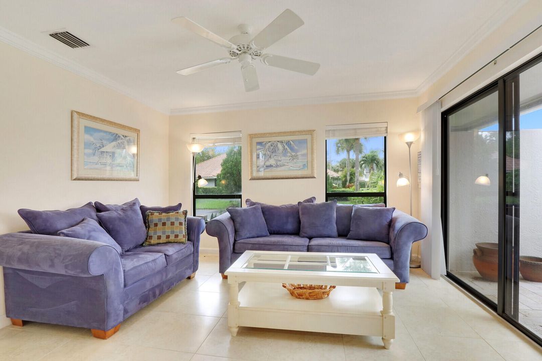 В аренду: $6,300 (3 спален, 2 ванн, 1963 Квадратных фут)