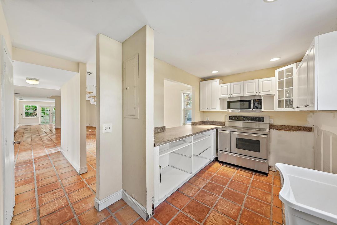 For Sale: $900,000 (4 beds, 2 baths, 2230 Square Feet)