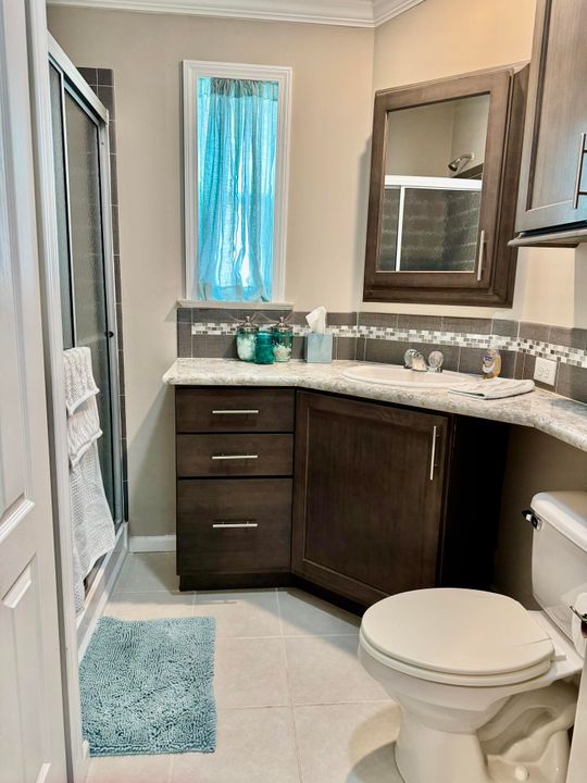 待售: $179,000 (1 贝兹, 1 浴室, 685 平方英尺)