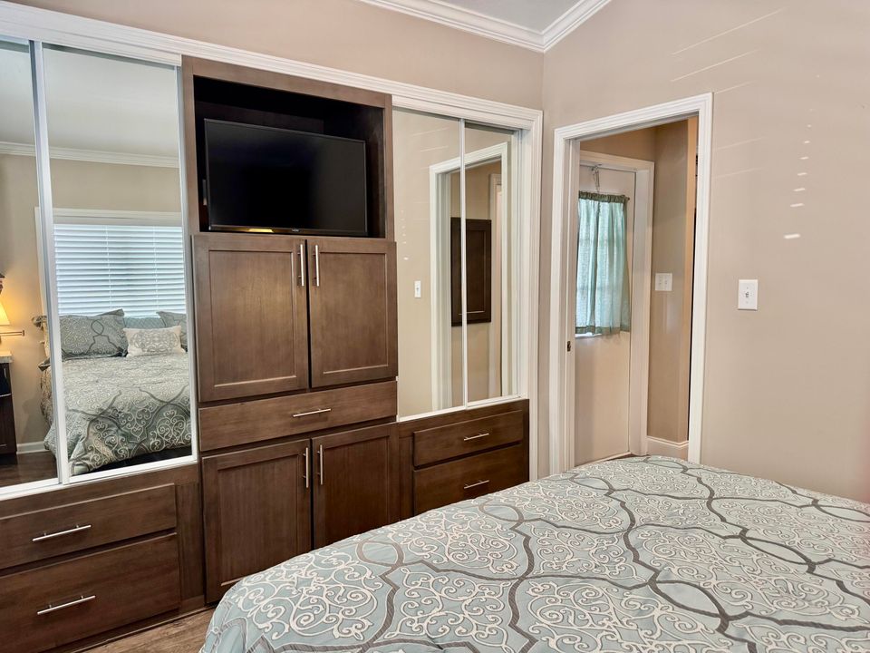 待售: $179,000 (1 贝兹, 1 浴室, 685 平方英尺)