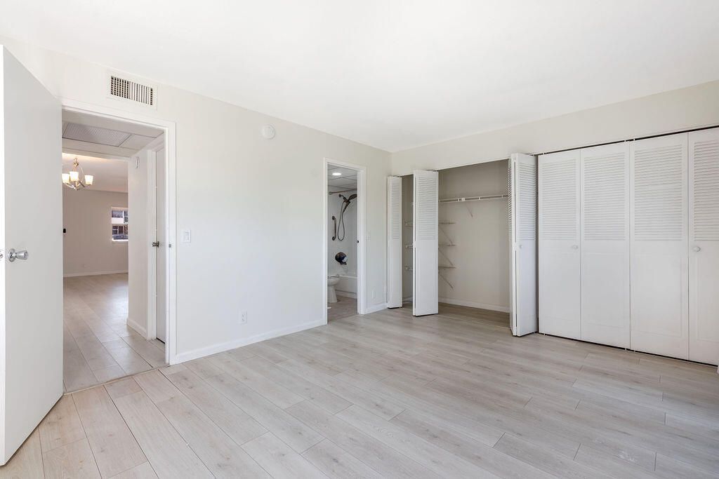 合同活跃: $114,000 (1 贝兹, 1 浴室, 720 平方英尺)