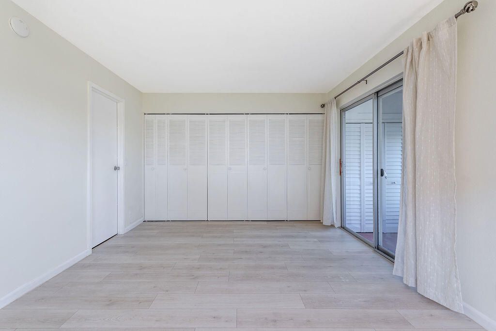 合同活跃: $114,000 (1 贝兹, 1 浴室, 720 平方英尺)