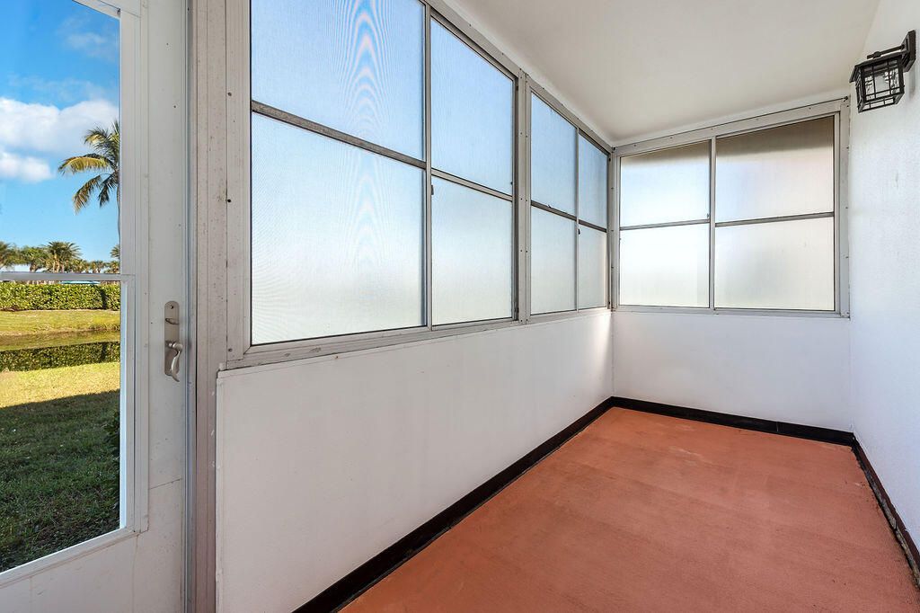 合同活跃: $114,000 (1 贝兹, 1 浴室, 720 平方英尺)