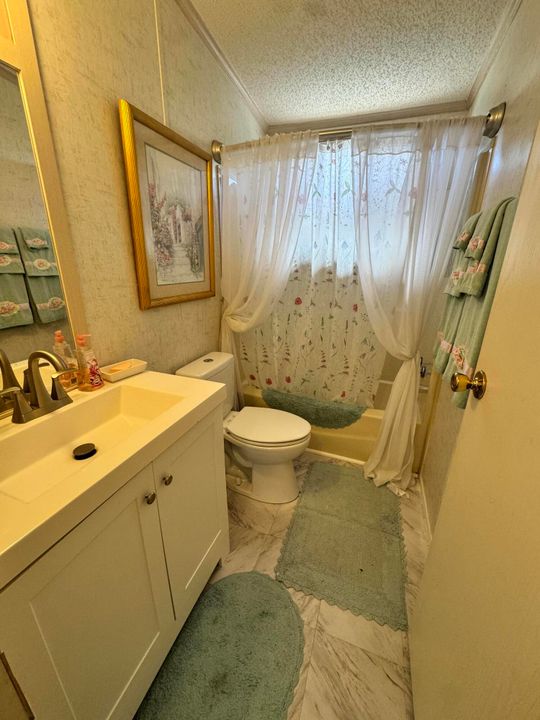 En Venta: $65,000 (3 camas, 2 baños, 1600 Pies cuadrados)