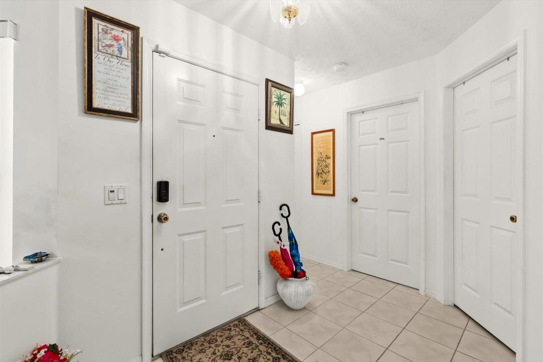 For Sale: $315,000 (3 beds, 2 baths, 1657 Square Feet)