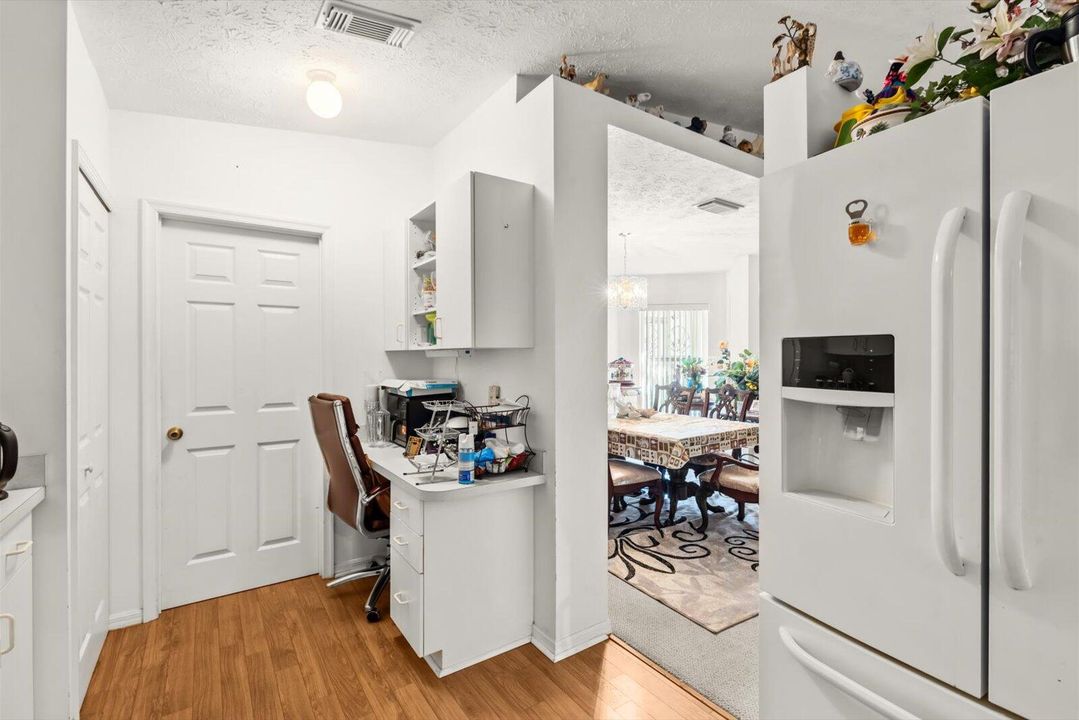 For Sale: $315,000 (3 beds, 2 baths, 1657 Square Feet)