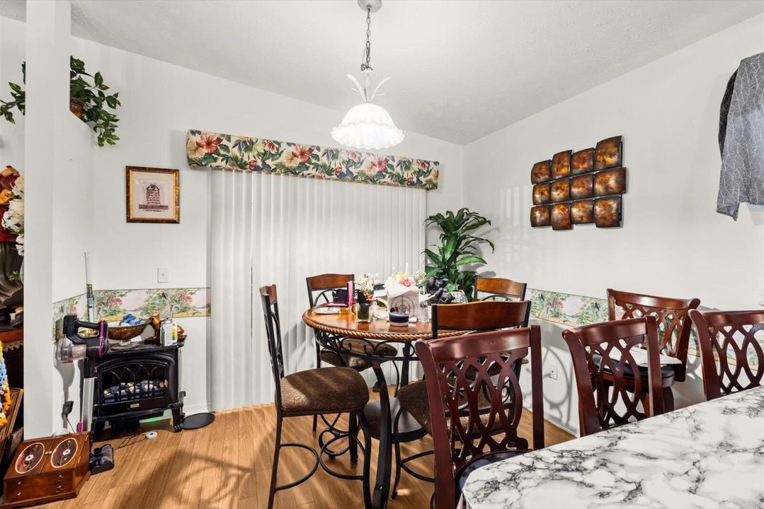 For Sale: $315,000 (3 beds, 2 baths, 1657 Square Feet)