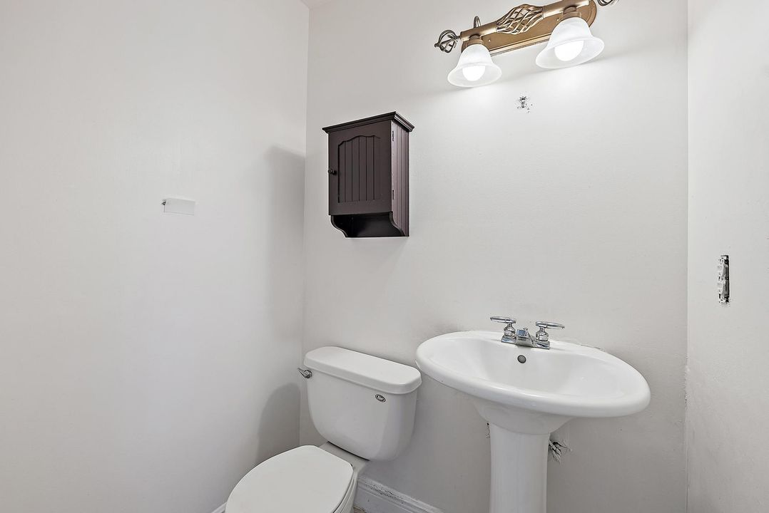 For Sale: $900,000 (4 beds, 2 baths, 2230 Square Feet)