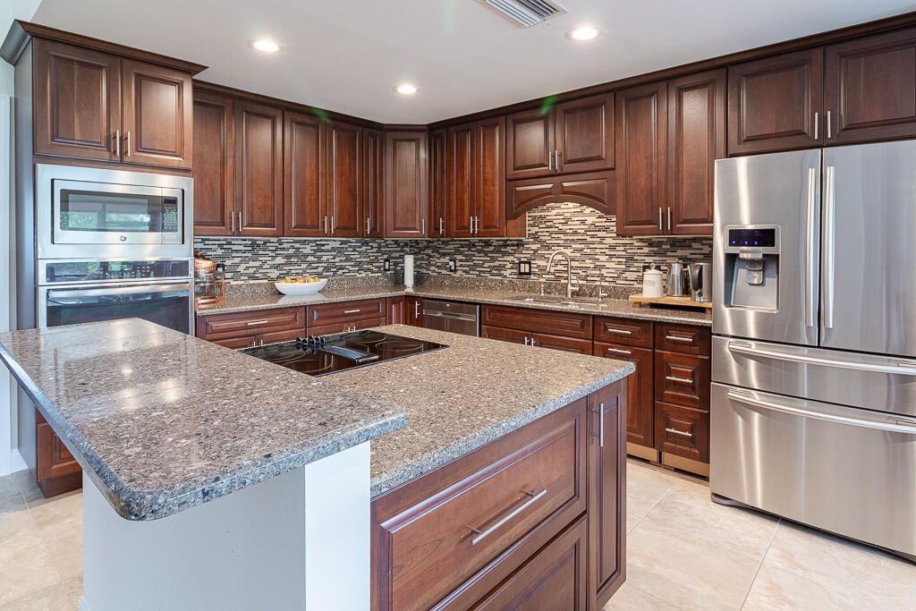 For Rent: $3,800 (4 beds, 3 baths, 2563 Square Feet)