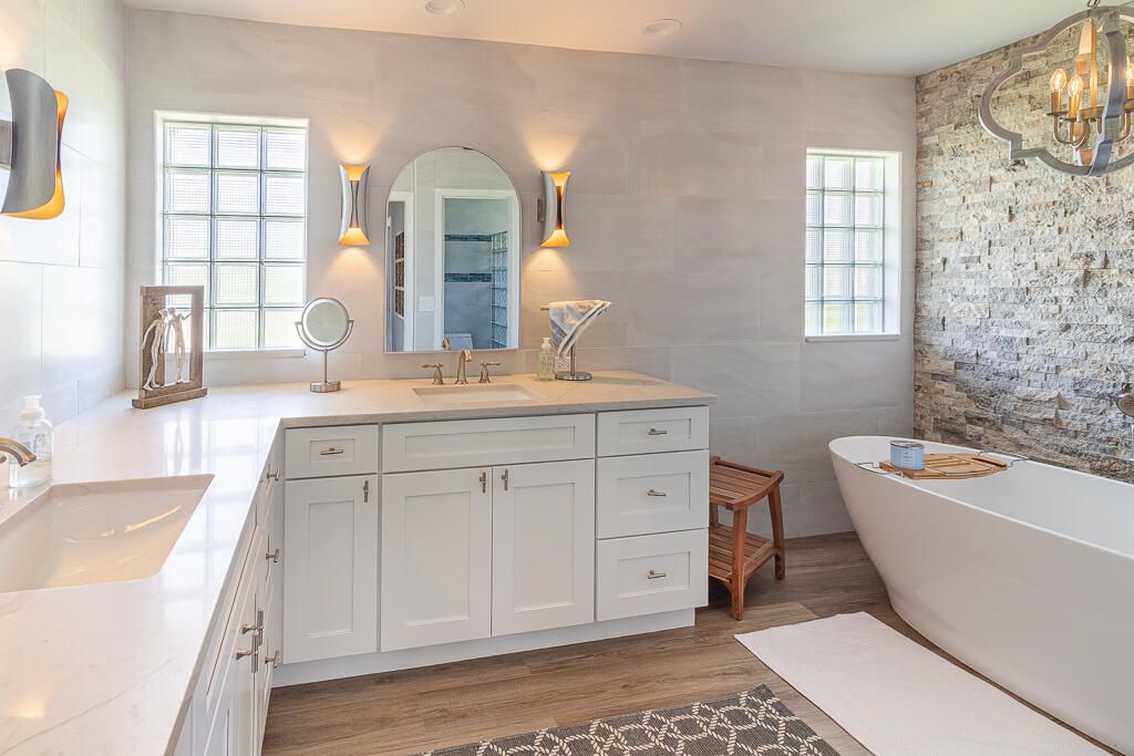 For Rent: $3,800 (4 beds, 3 baths, 2563 Square Feet)