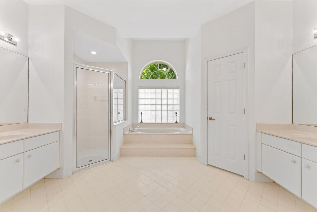 На продажу: $1,095,000 (4 спален, 3 ванн, 2728 Квадратных фут)