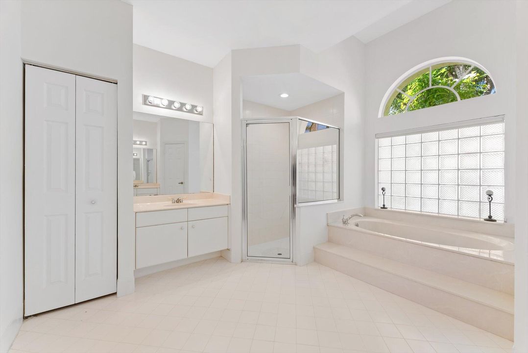 На продажу: $1,095,000 (4 спален, 3 ванн, 2728 Квадратных фут)