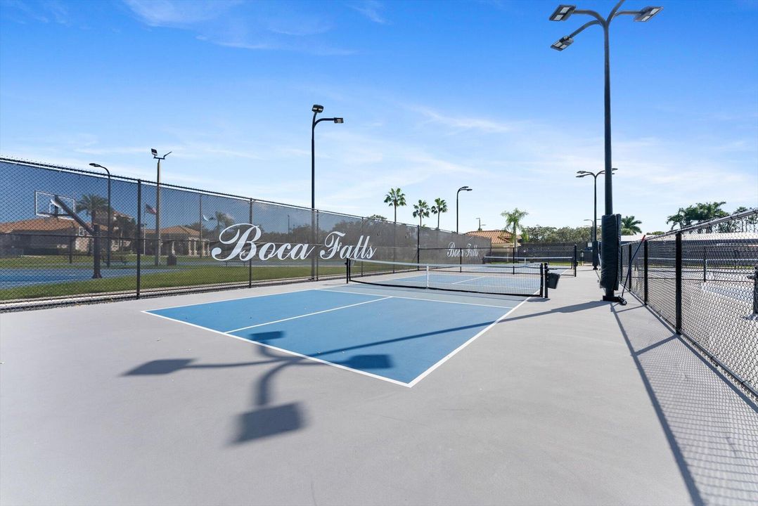 На продажу: $1,095,000 (4 спален, 3 ванн, 2728 Квадратных фут)