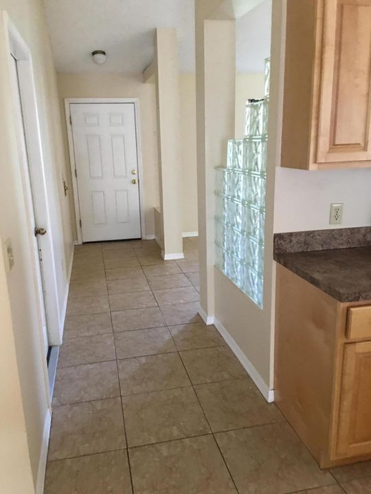 For Rent: $2,400 (3 beds, 2 baths, 1814 Square Feet)