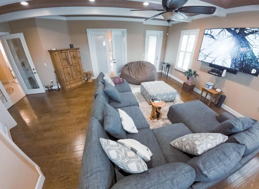 For Sale: $800,000 (3 beds, 3 baths, 2763 Square Feet)