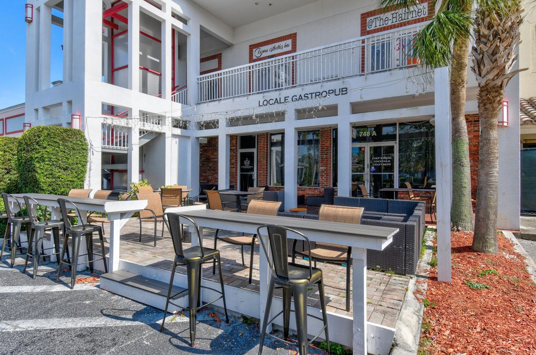 For Sale: $979,000 (6 beds, 5 baths, 3120 Square Feet)