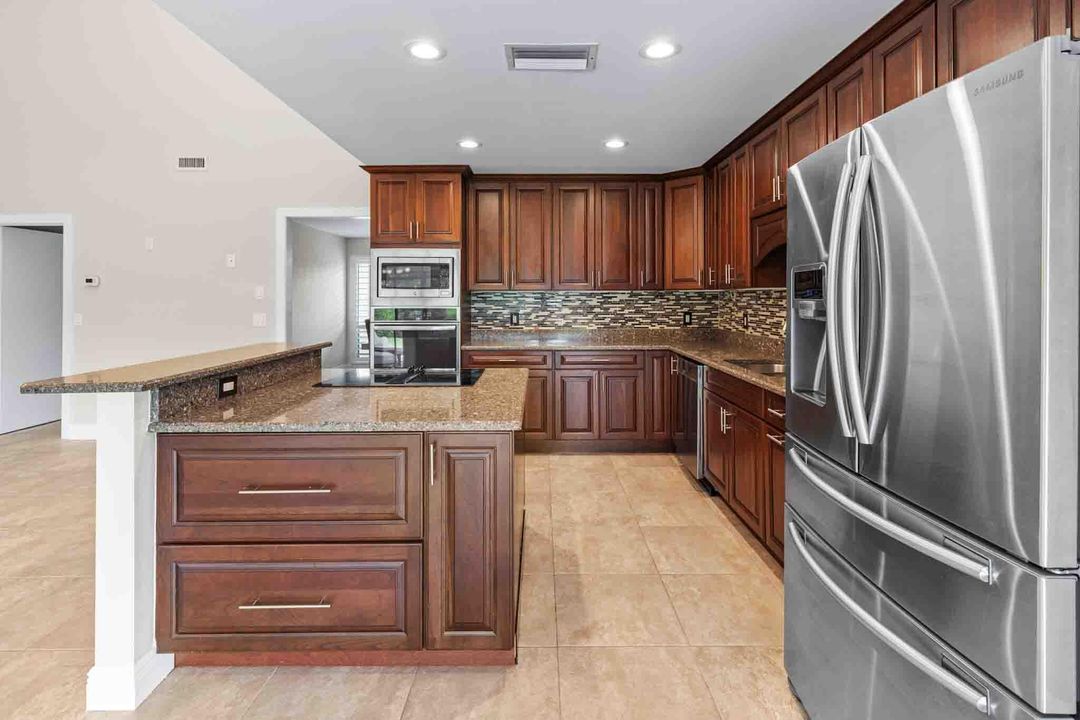 For Rent: $3,800 (4 beds, 3 baths, 2563 Square Feet)