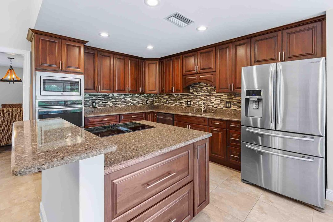 For Rent: $3,800 (4 beds, 3 baths, 2563 Square Feet)