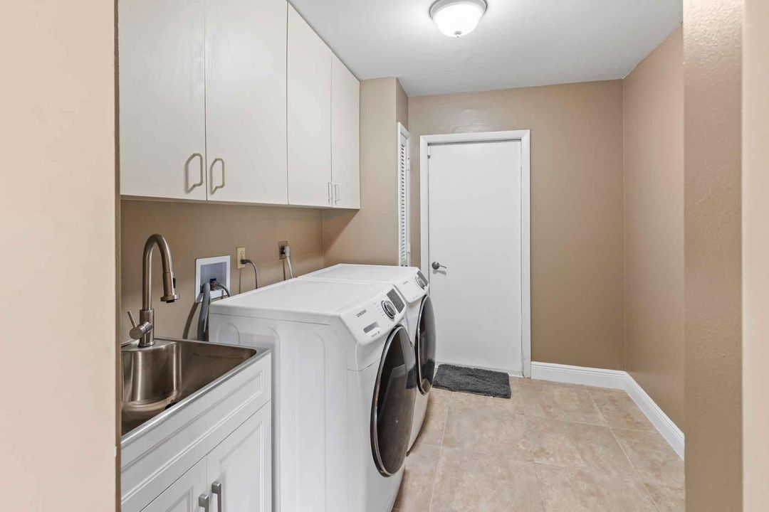 For Rent: $3,800 (4 beds, 3 baths, 2563 Square Feet)