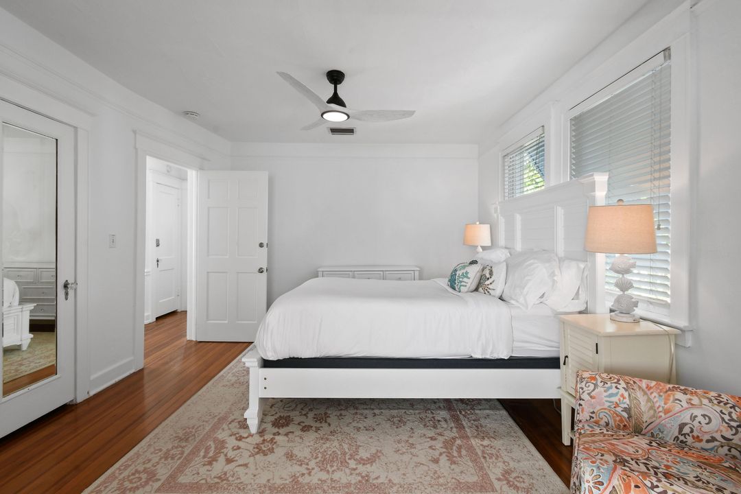 For Sale: $979,000 (6 beds, 5 baths, 3120 Square Feet)