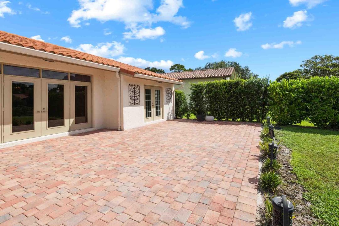 For Rent: $3,800 (4 beds, 3 baths, 2563 Square Feet)