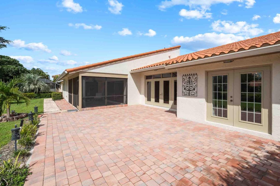 For Rent: $3,800 (4 beds, 3 baths, 2563 Square Feet)