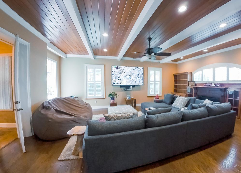 For Sale: $800,000 (3 beds, 3 baths, 2763 Square Feet)