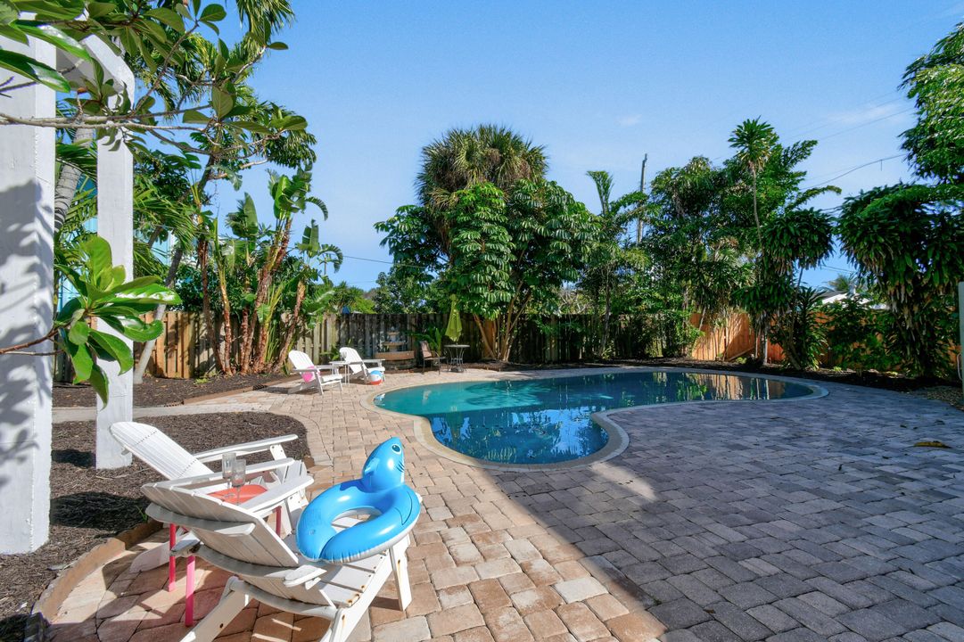 For Sale: $979,000 (6 beds, 5 baths, 3120 Square Feet)