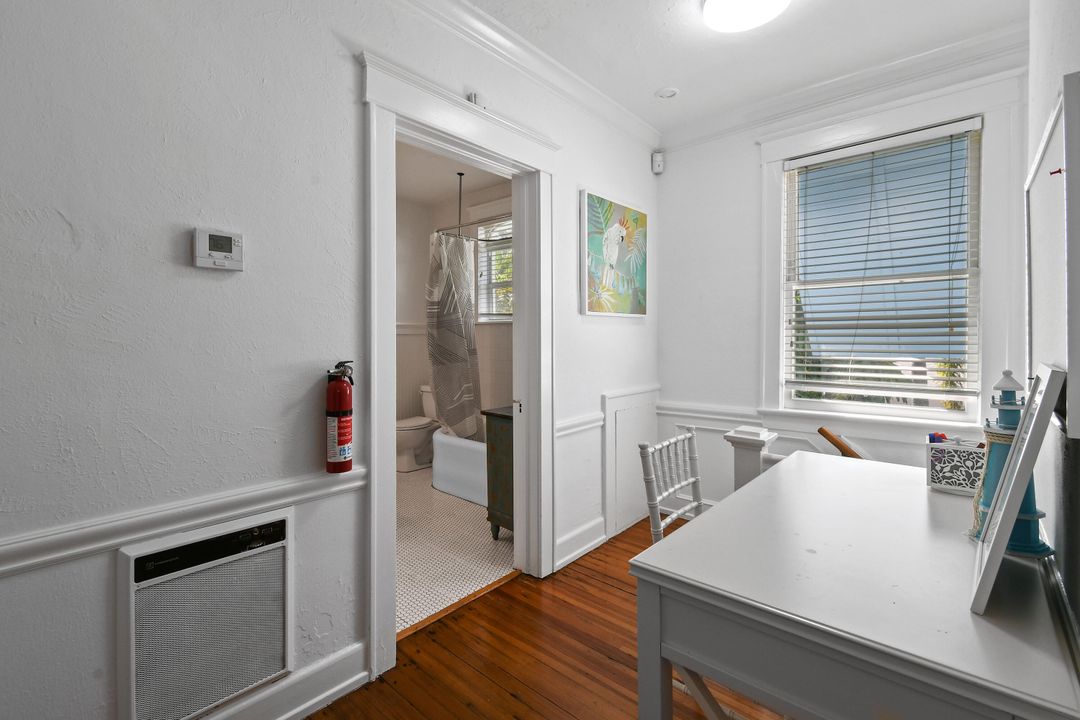 For Sale: $979,000 (6 beds, 5 baths, 3120 Square Feet)