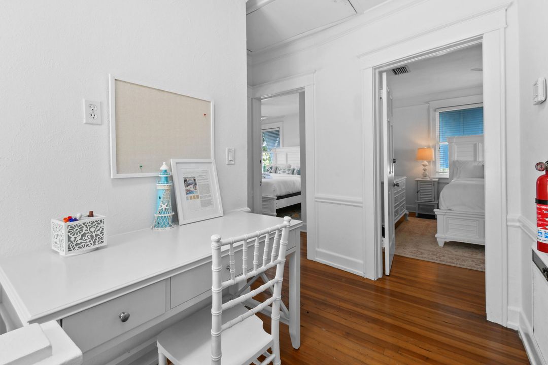 For Sale: $979,000 (6 beds, 5 baths, 3120 Square Feet)