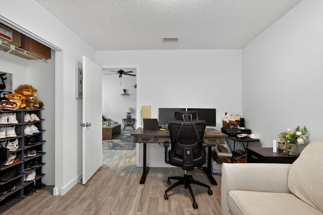 待售: $499,900 (2 贝兹, 2 浴室, 1193 平方英尺)