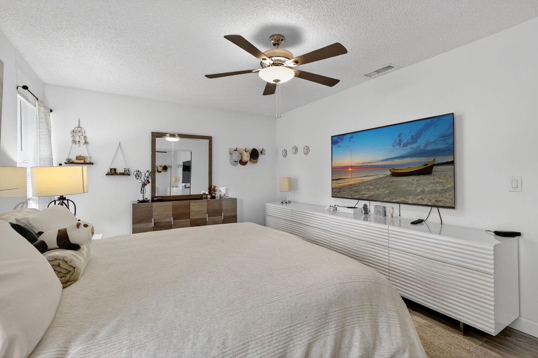 待售: $499,900 (2 贝兹, 2 浴室, 1193 平方英尺)