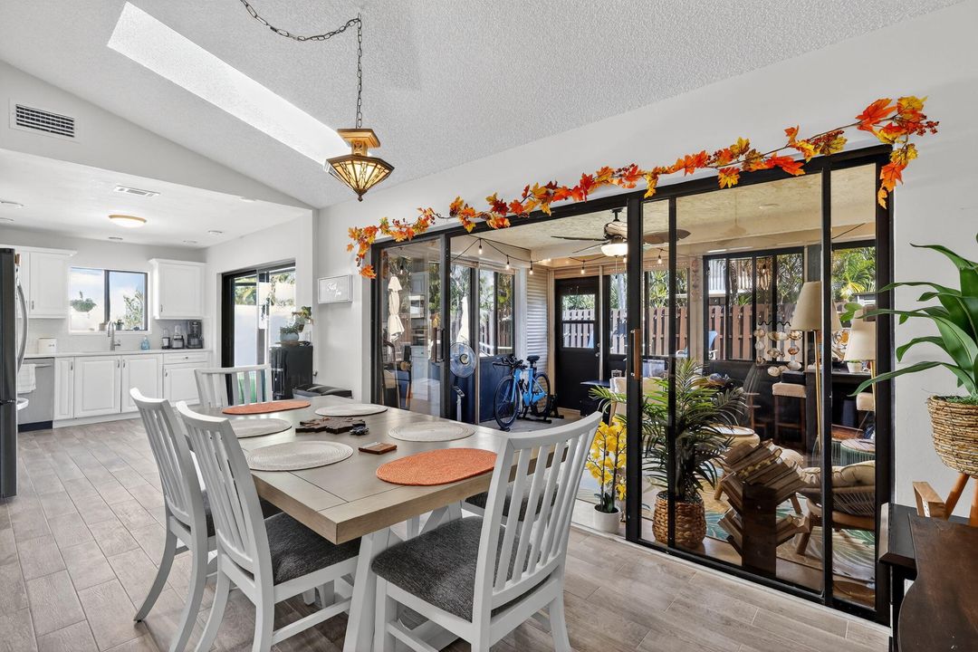 待售: $499,900 (2 贝兹, 2 浴室, 1193 平方英尺)