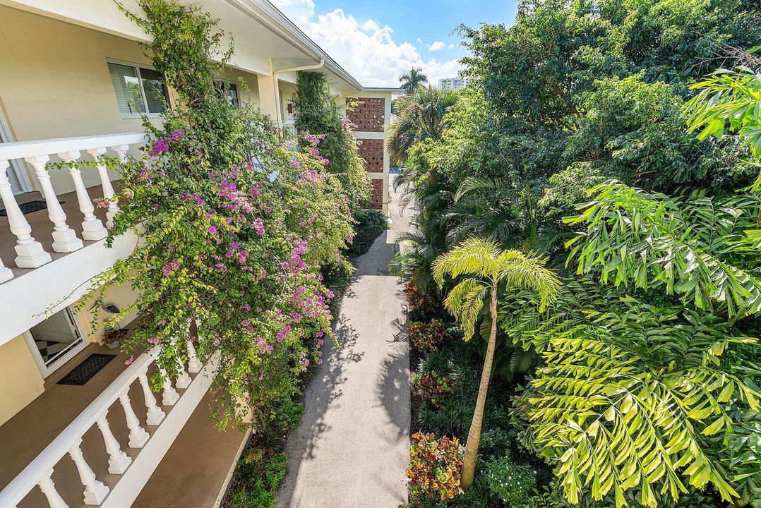 Active With Contract: $779,000 (2 beds, 2 baths, 1247 Square Feet)