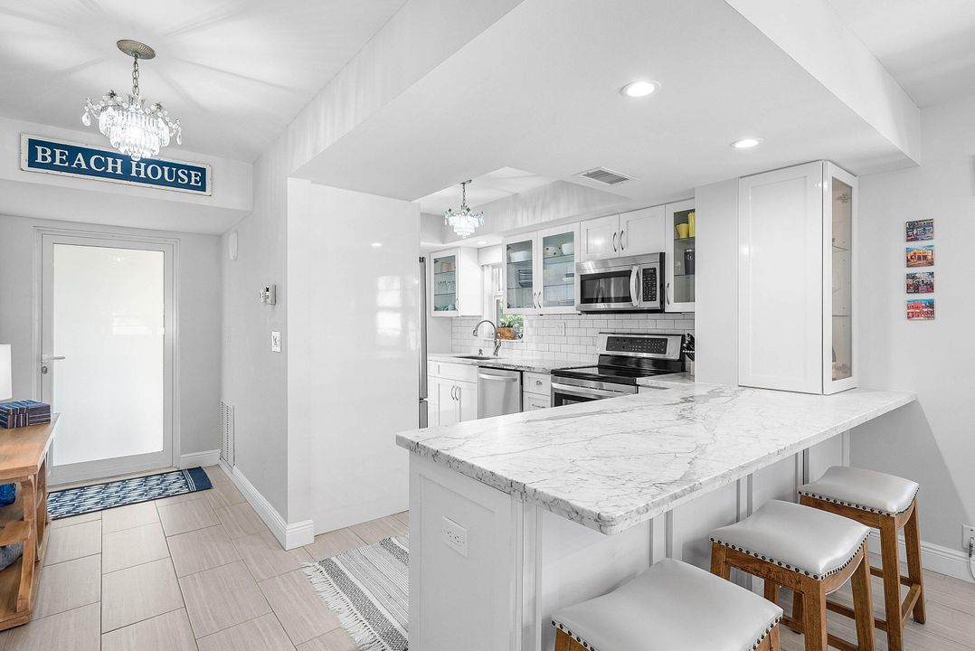 Active With Contract: $779,000 (2 beds, 2 baths, 1247 Square Feet)