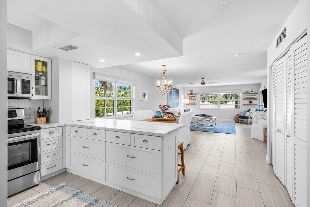 Active With Contract: $779,000 (2 beds, 2 baths, 1247 Square Feet)