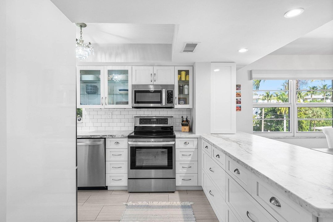 Active With Contract: $779,000 (2 beds, 2 baths, 1247 Square Feet)