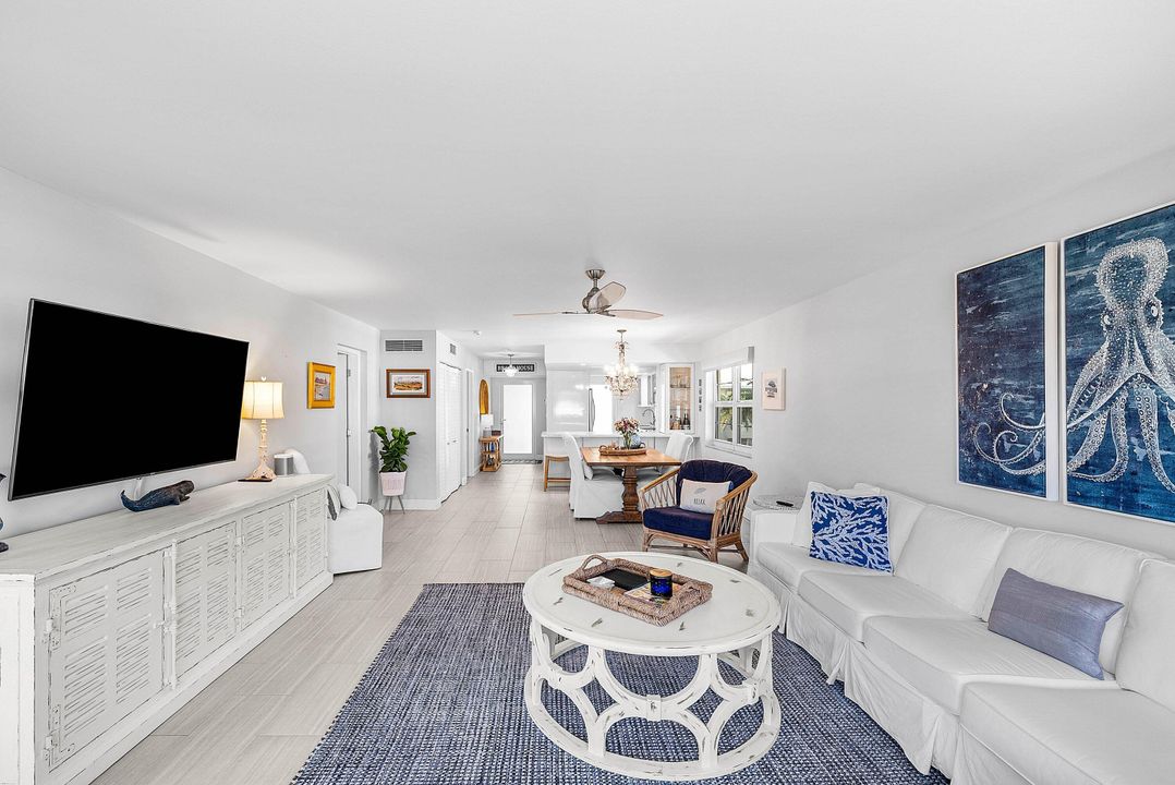 Active With Contract: $779,000 (2 beds, 2 baths, 1247 Square Feet)