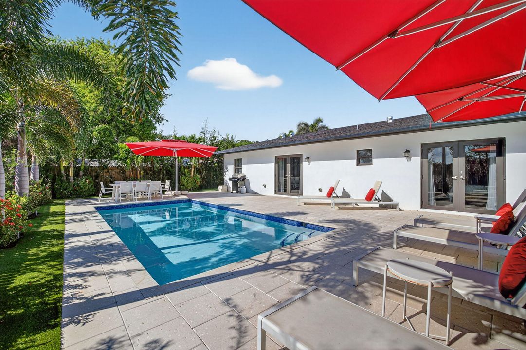 For Sale: $1,395,000 (4 beds, 3 baths, 1764 Square Feet)