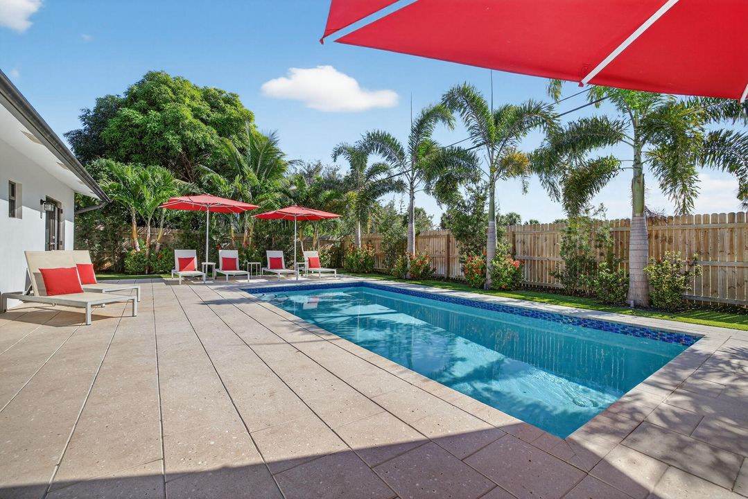 For Sale: $1,395,000 (4 beds, 3 baths, 1764 Square Feet)