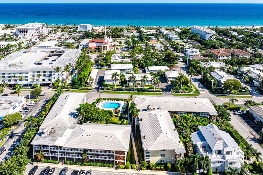 Active With Contract: $779,000 (2 beds, 2 baths, 1247 Square Feet)