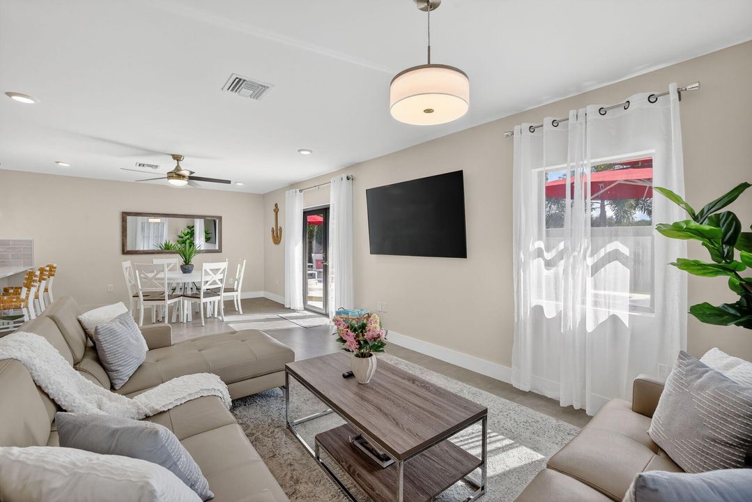 For Sale: $1,395,000 (4 beds, 3 baths, 1764 Square Feet)