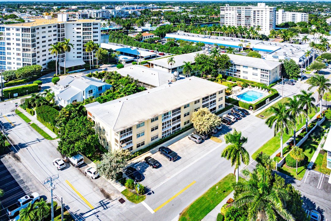 Active With Contract: $779,000 (2 beds, 2 baths, 1247 Square Feet)