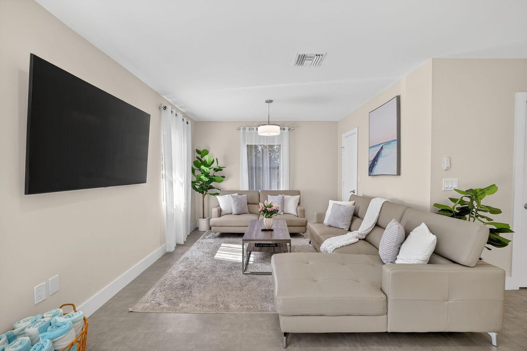 For Sale: $1,395,000 (4 beds, 3 baths, 1764 Square Feet)