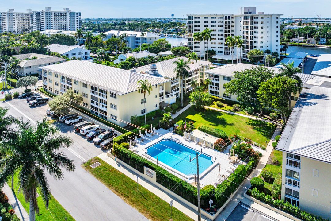 Active With Contract: $779,000 (2 beds, 2 baths, 1247 Square Feet)