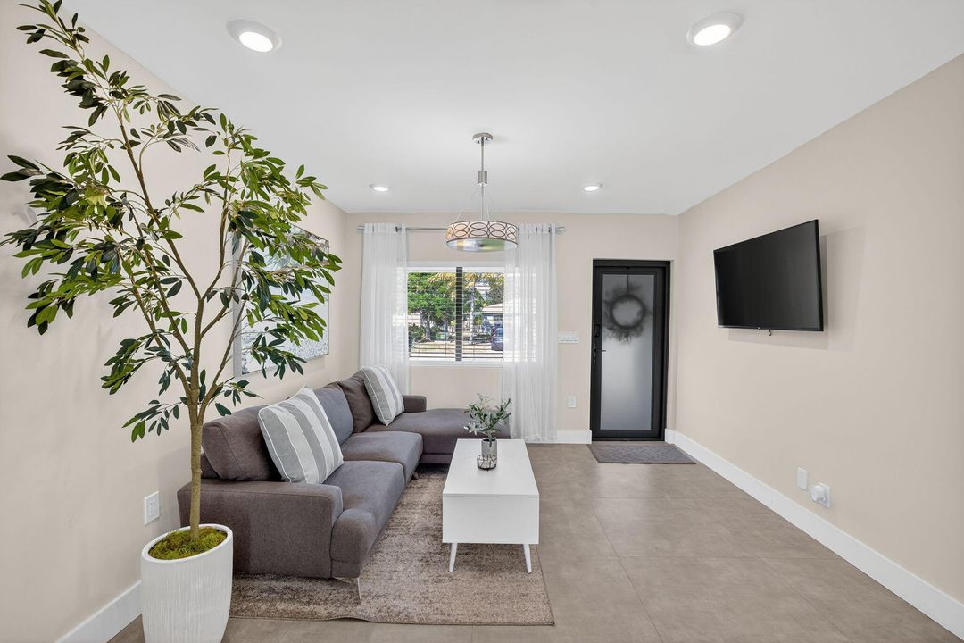 For Sale: $1,395,000 (4 beds, 3 baths, 1764 Square Feet)